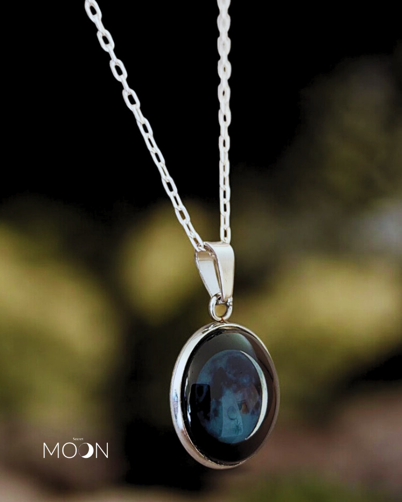 Luna Vieja Menguante + Cadena de acero quirúrgico o plata 925