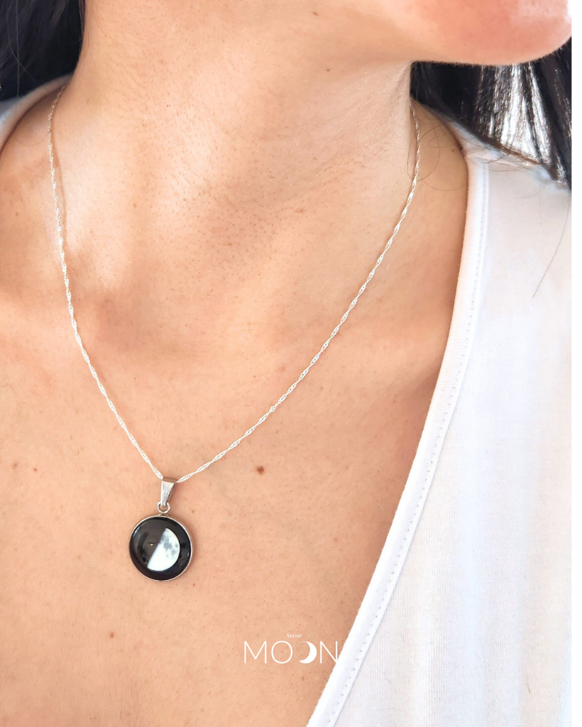 Luna Cuarto Menguante - Cadena de acero quirúrgico o plata 925