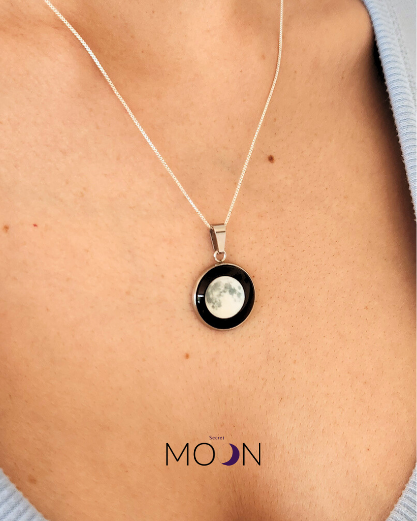 Luna Llena - Cadena de acero quirúrgico o plata 925 (DISPONIBLE EN 10 DÍAS)