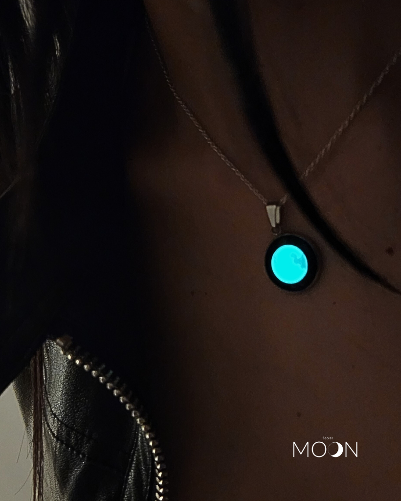 Luna Llena - Cadena de acero quirúrgico o plata 925 (DISPONIBLE EN 10 DÍAS)