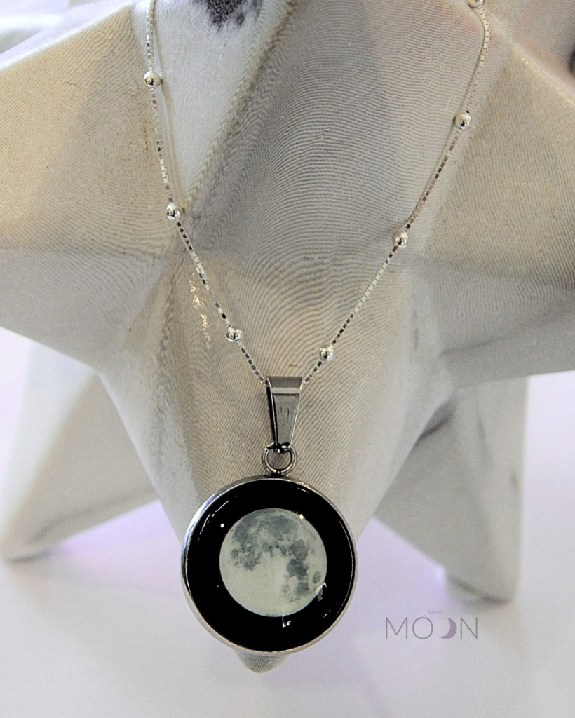 Luna Llena - Cadena de acero quirúrgico o plata 925 (DISPONIBLE EN 10 DÍAS)