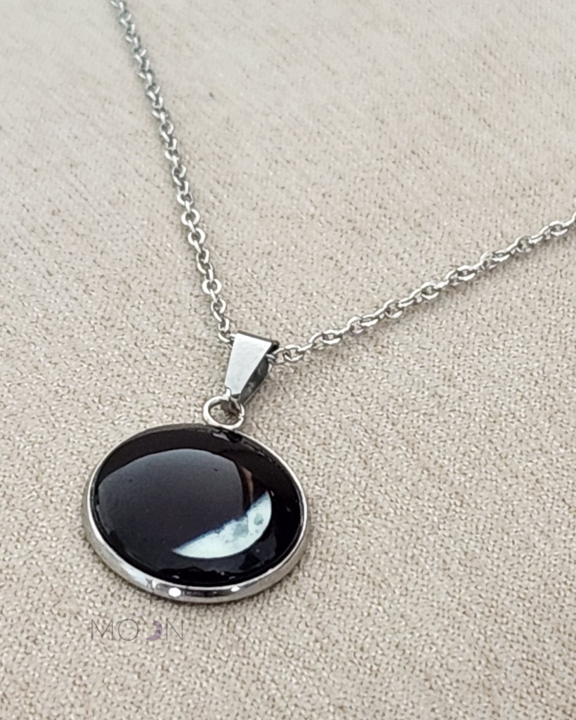 Luna Menguante + Cadena de acero quirúrgico o plata 925