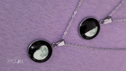 Luna Gibosa Menguante + Cadena de acero quirúrgico o plata 925