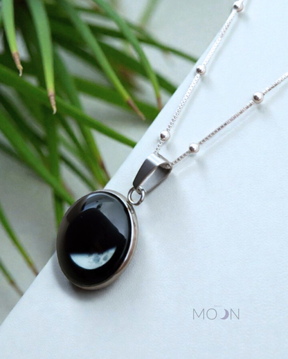 Luna Menguante + Cadena de acero quirúrgico o plata 925