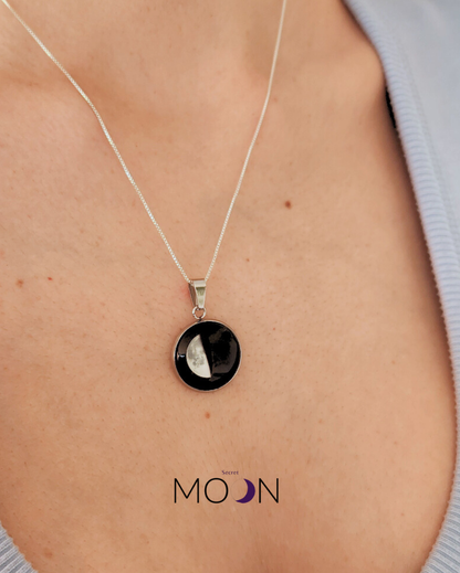 Luna cuarto creciente - Cadena de acero quirúrgico o plata 925