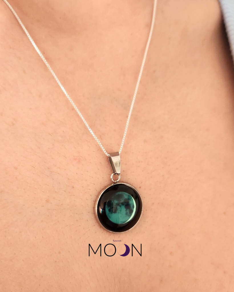 Luna Vieja Menguante + Cadena de acero quirúrgico o plata 925