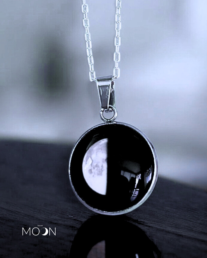 Luna cuarto creciente - Cadena de acero quirúrgico o plata 925