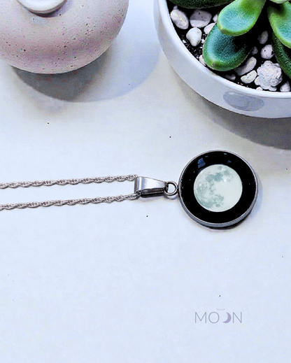 Luna Llena - Cadena de acero quirúrgico o plata 925 (DISPONIBLE EN 10 DÍAS)