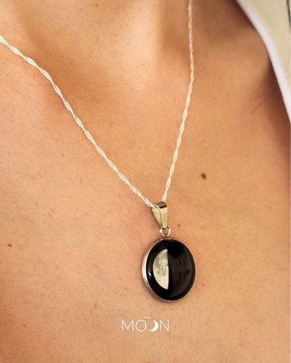 Luna cuarto creciente - Cadena de acero quirúrgico o plata 925