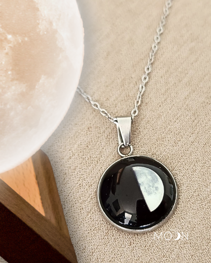 Descubrí La luna que brilló en tu fecha especial.